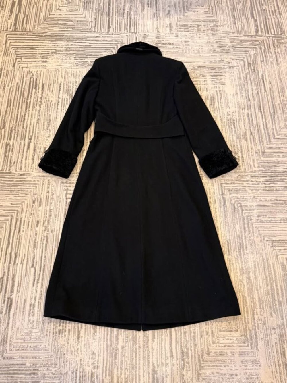 Donnybrook women's size 4 Black Wool Maxi Coat Faux Fur Cuffs Vintage - Picture 9 of 10
